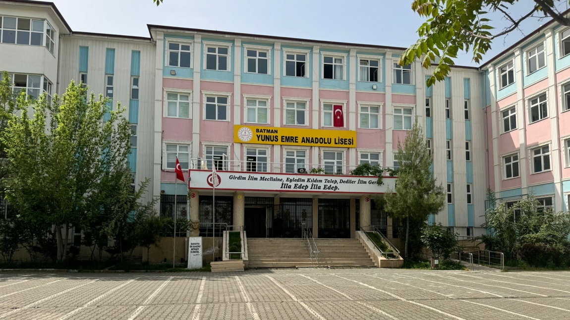 Yunus Emre Anadolu Lisesi Fotoğrafı